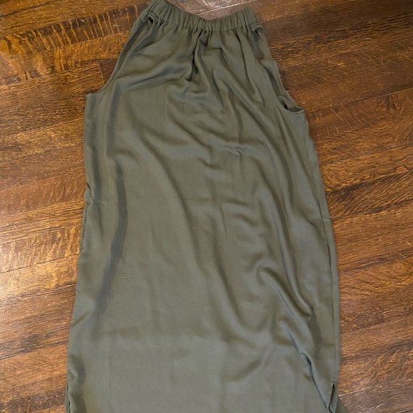 Green Dress - Picture 4 of 10